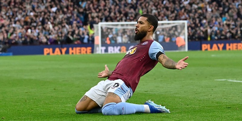 Các tiền vệ phòng ngự hay nhất thế giới gọi tên Douglas Luiz
